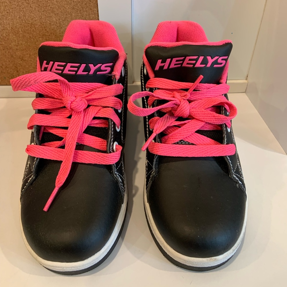 Girl Heelys shoes size 5